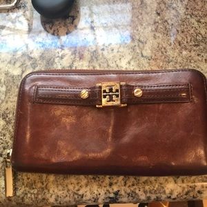 Tory Burch wallet